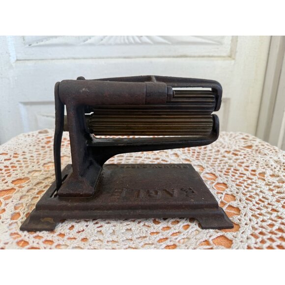 Antique 1800s' Eagle Hand Crank Fluting Iron Pleating Press Primitive - Picture 9 of 13